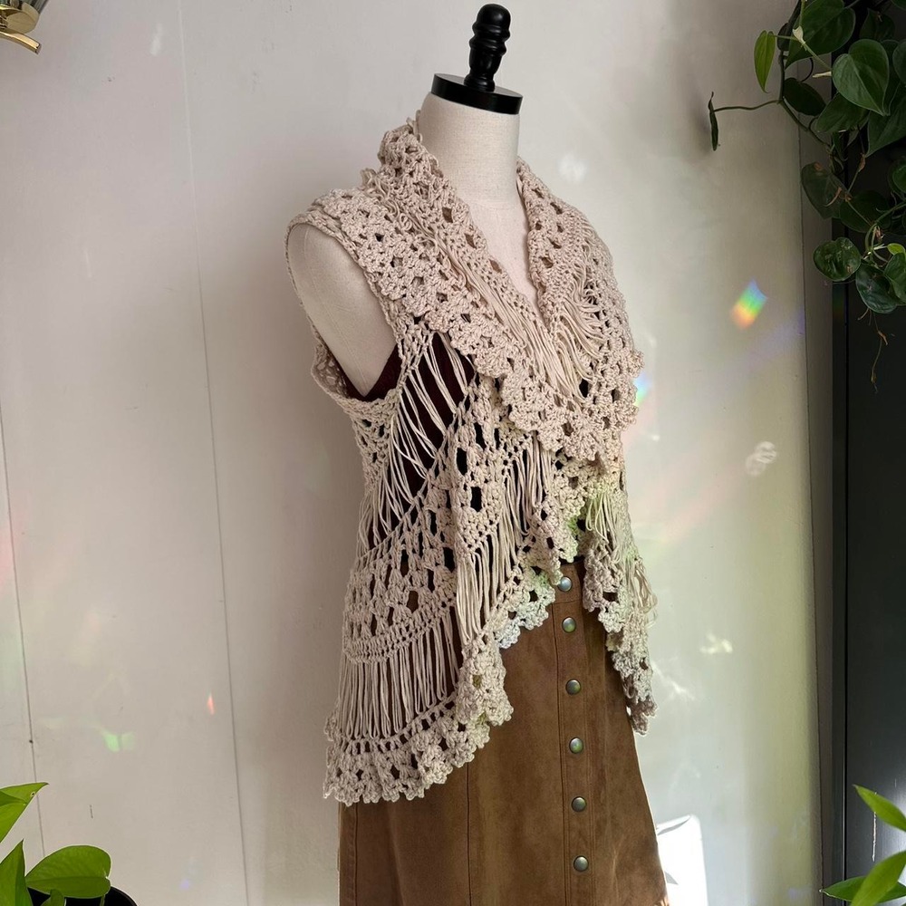 Awake by OS Women XL Cream Crochet Vest Ruffle Open Front Boho Fringe Festival